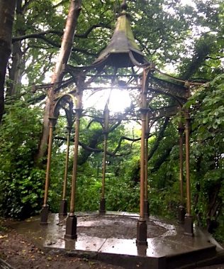 photo of gazebo near Elmete